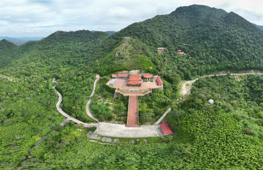 CHÙA – AM NGỌA VÂN